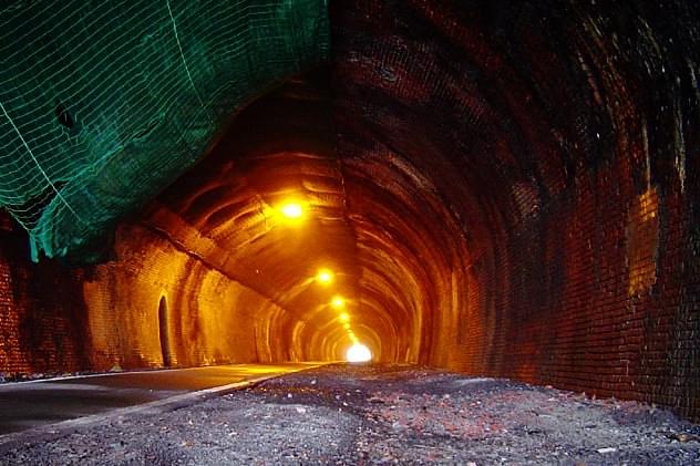 A railway tunnel. (representative picture) (ChrisO via Wikimedia Commons)