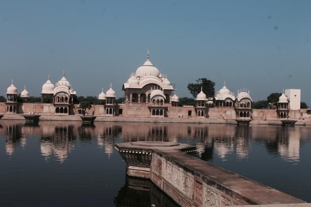 The <i>kunds</i> of Braj bring it calm, stability and <i>leelas</i>. (Sumati Mehrishi/Swarajya)