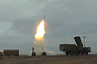 A S-400 air defence missile system. (Screengrab/Sputnik/YouTube)