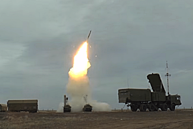 A S-400 air defence missile system. (Screengrab/Sputnik/YouTube)