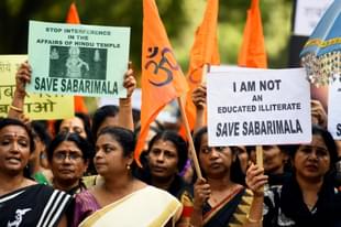 Members of Ayyappa Dharma Samrakshana Samithi protest (Amal KS/Hindustan Times via Getty Images)
