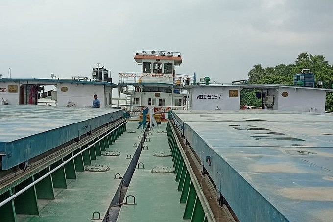 Integrated movement of Cargo across 3 National Waterways for first time. More than 1200 tons of Fly ash set sail from Kahalgaon, Bihar to Pandu, Assam across NW1 (pic via twitter @shipmin_india)