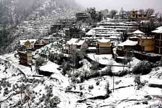 Himachal Pradesh witnesses heavy snow during the winter months. (Shyam Sharma/Hindustan Times via Getty Images)
