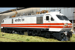 The new aerodynamic WAP-5 locomotive (@RailMinIndia/Twitter)
