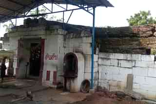 The entrance of the Kasi Viswanathar Temple at Pappanchatram near Kanchipuram