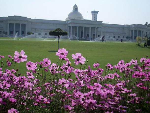 A view of IIT-Roorkee campus (Image via Wikimedia Commons)