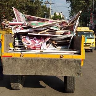 Flex banners and hoardings being removed in Bengaluru. (Image courtesy of twitter.com/rk_misra) 