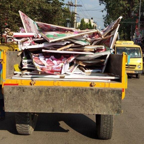 Flex banners and hoardings being removed in Bengaluru. (Image courtesy of twitter.com/rk_misra) 