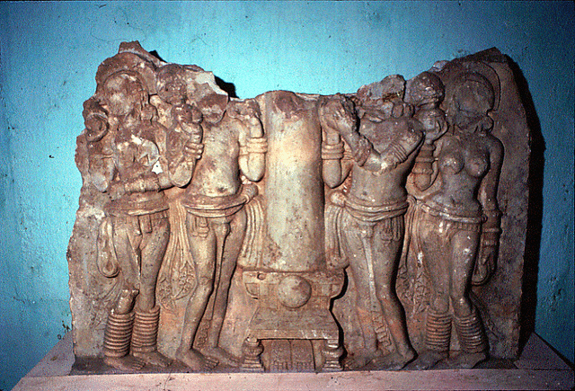Image of the Chandavaram panel matching Worshippers of the Buddha ondisplay at the Chandavaram site Museum before it’s closure in 2001. Photograph© Akira Shimada