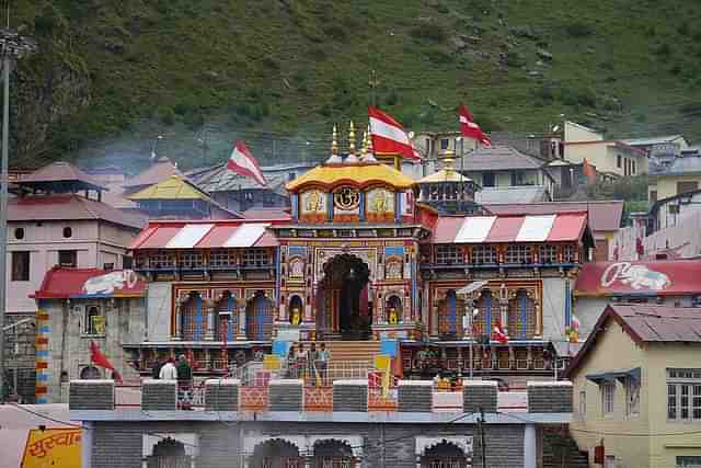 Shri Badrinath Temple in Uttarakhand (By Dinesh Valke Via Wikimedia Commons)