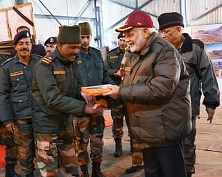 PM Modi gifting a sweet box to Jawan (@DDNewsLive/Twitter)