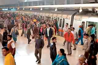 Passengers disembarking from Delhi Metro (Vivan Mehra/The India Today Group/Getty Images)