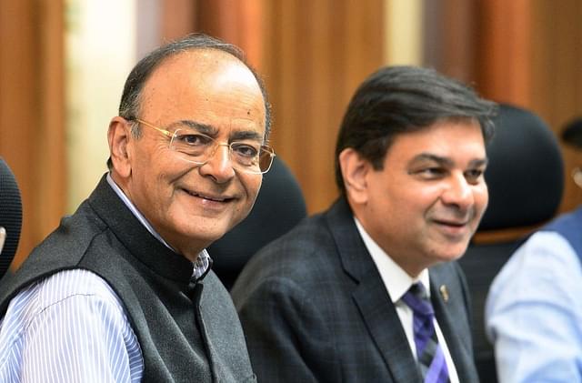 Finance Ministry, Arun Jaitley with RBI Governor, Urjit Patel. (Mohd Zakir/Hindustan Times via Getty Images)