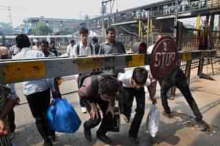 Indian Railways Manned Railway Crossing (Sattish Bate/Hindustan Times)&nbsp;