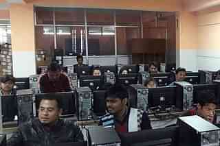 Students giving online tests (@ATTCSikkim/Facebook)