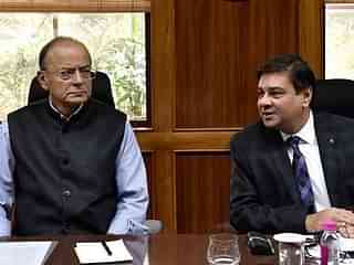 Finance Minister Arun Jaitley and RBI Governor Urjit Patel (Photo by Mohd Zakir/Hindustan Times via Getty Images)