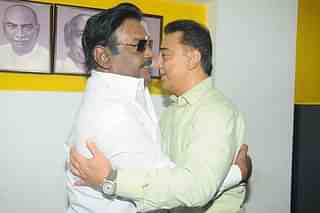 DMDK Chief Vijaykanth (L) with Kamal Hassan (L). (pic via Facebook)