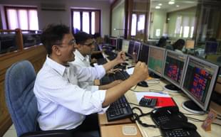Traders rejoice as Sensex surges at Bombay Stock Exchange. (Anshuman Poyrekar/Hindustan Times via Getty Images)