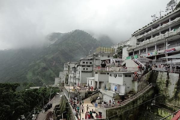 Vaishno Devi Bhawan. (Pic via Wikipedia)