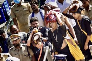 Tension resurfaces at Sabarimala as 12 women belonging to Chennai-based Manithi arrived at Pampa base camp (pic via Twitter)