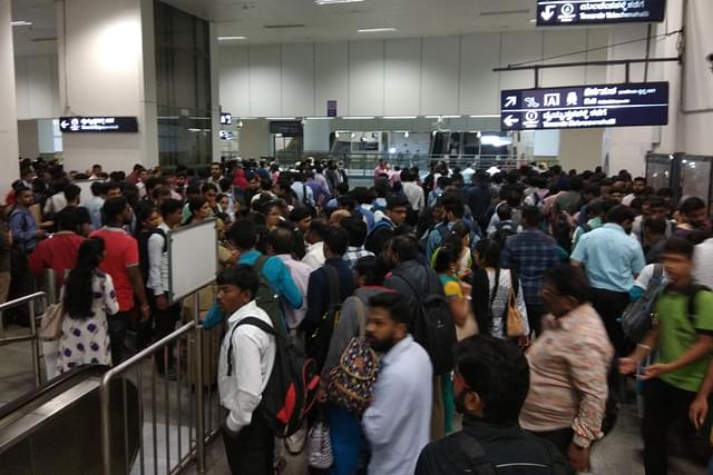 People stuck at the Nadaprabhu Kempegowda Metro station, while waiting for the delayed trains on Wednesday (13 December) (Arunjayaramakrishnan/Swarajya File Photo)
