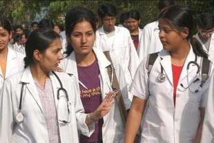 Medical students (Vipin Kumar/Mint via Getty Images)