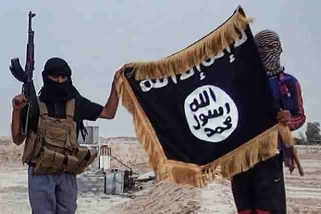 ISIS posts online propaganda videos to attract Muslim youths from all over the world (pic via Twitter) (Representative Image)
