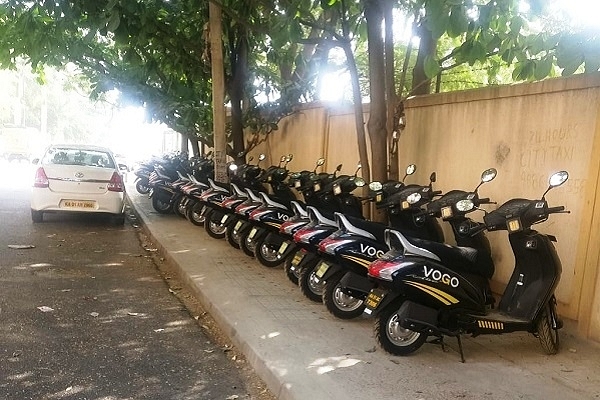 VOGO scooters in Bengaluru (@andy_majumdar/Twitter)