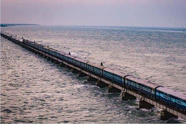 Pamban Bridge in Tamil Nadu (@mayil_stm/Twitter)