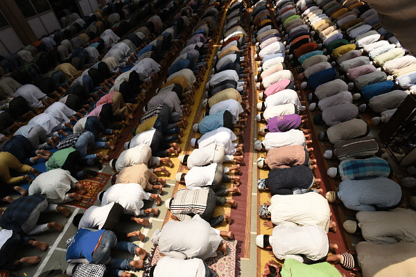 Muslims offering Namaz  in Noida. (Virendra Singh Gosain/Hindustan Times via Getty Images)