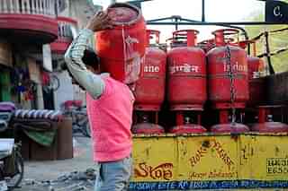LPG delivery in India (Priyanka Parashar/Mint via Getty Images)