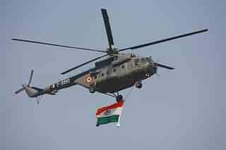 An Indian Air Force military helicopter (Daniel Berehulak/Getty Images)