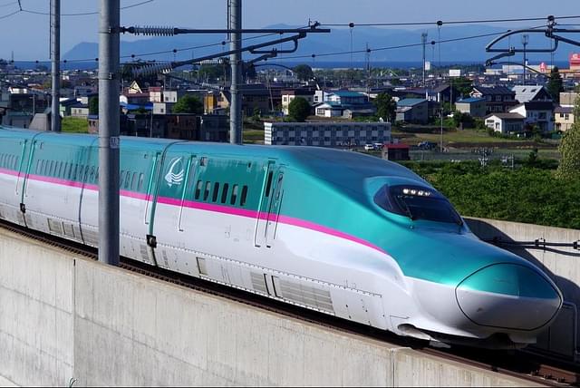 A bullet train (Photo via NHRSCL Website)