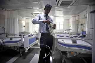 Hospital beds at Rajiv Gandhi super-speciality hospital in New Delhi. (Arun Sharma/Hindustan Times via Getty Images)