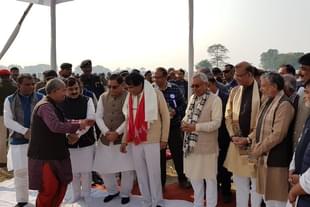 CM Nitish Kumar, Ministers  Suresh Prabhu, Jayant Sinha & other dignitaries at Darbhanga Airport for the Foundation Stone laying ceremony of the new Civil Enclave.  (Photo Via @AAI_Official/Twitter)
