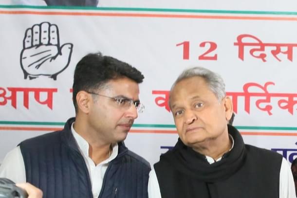 Sachin Pilot (L) with Ashok Gehlot (R) (Himanshu Vyas/Hindustan Times via Getty Images)