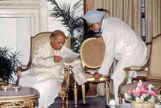 Former prime minister P V Narasimha Rao with former finance minister Manmohan Singh. (Prashant Panjiar/The India Today Group/GettyImages)&nbsp;