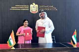 Minister of external affairs Sushma Swaraj and Abdullah bin Zayed. (@MEAIndia/image via twitter)