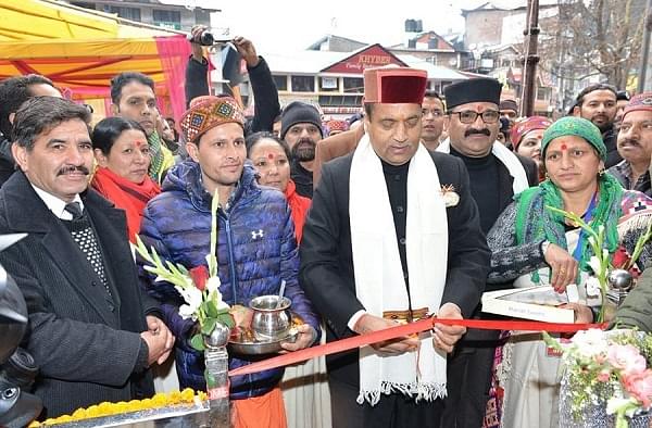 Jai Ram Thakur inaugurating the winter carnival (@jairamthakurbjp/Twitter)