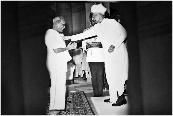Padmanabhan with Dr S Radhakrishnan, the second president of India. (nss.org.in)    