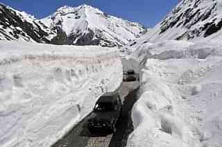 Zojila Pass. (Waseem Andrabi/Hindustan Times via Getty Images)
