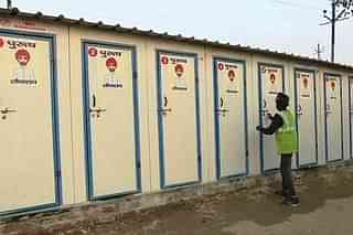 Toilets installed for Kumbh Mela devotees (@ANI/Twitter)