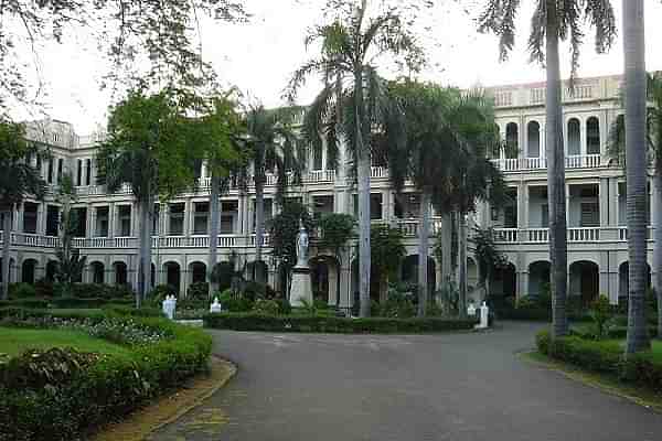 Loyola College Main Building (The_wind_or_breeze/Wikimedia Commons)