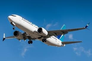 A Boeing 737 MAX landing in Canada (Pic by Acefitt via Wikipedia)