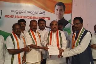 Representational Image  of N Raghuveer Reddy ( Third from left) Source : Andhra Pradesh Congress-OBC Committee/Facebook