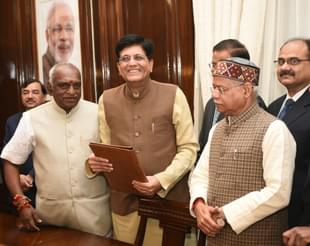 Interim Finance Minister Piyush Goyal along with his full Budget team as they give final touches to the Union Budget 2019-20 at North Block on 31 January 2019 in New Delhi, India. (Vipin Kumar/Hindustan Times) 