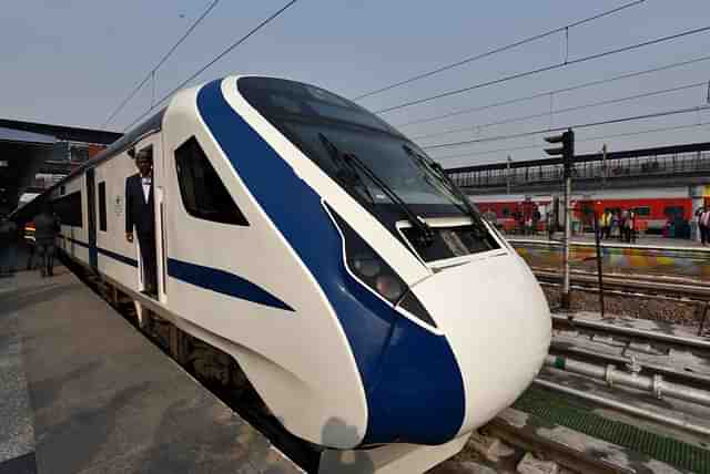 Vande Bharat Express (Burhaan Kinu/Hindustan Times via Getty Images)