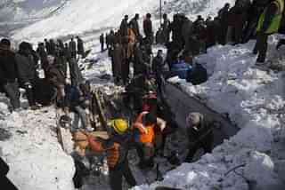 A search and rescue operation under way (Photo by Waseem Andrabi/Hindustan Times via Getty Images)