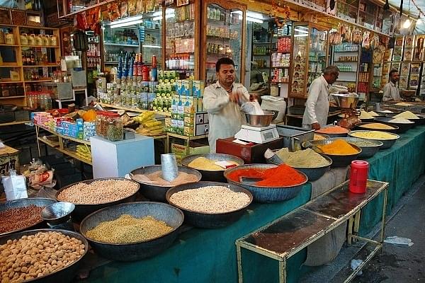 Market in India (Marc Shandro/Wikimedia Commons)