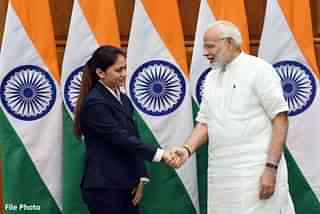 Apurvi Chandela with PM Modi (Source: @narendramodi/Twitter)